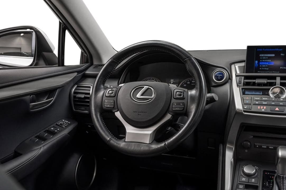 Lexus NX miniature 5