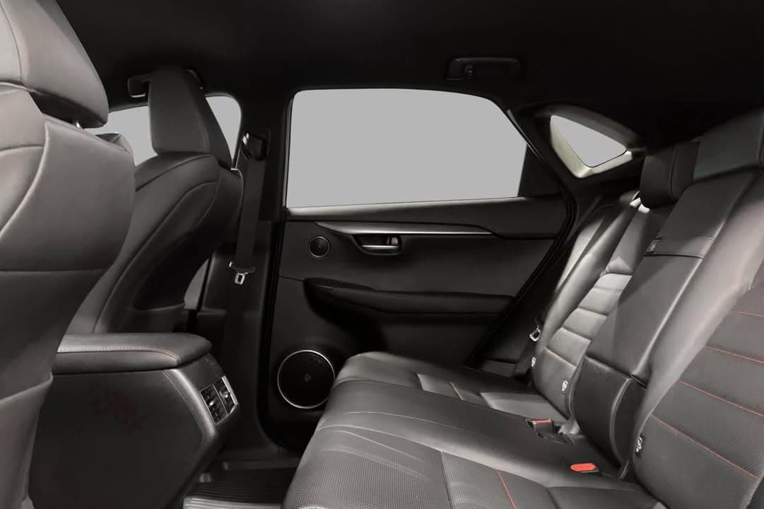 Lexus NX - photo 12