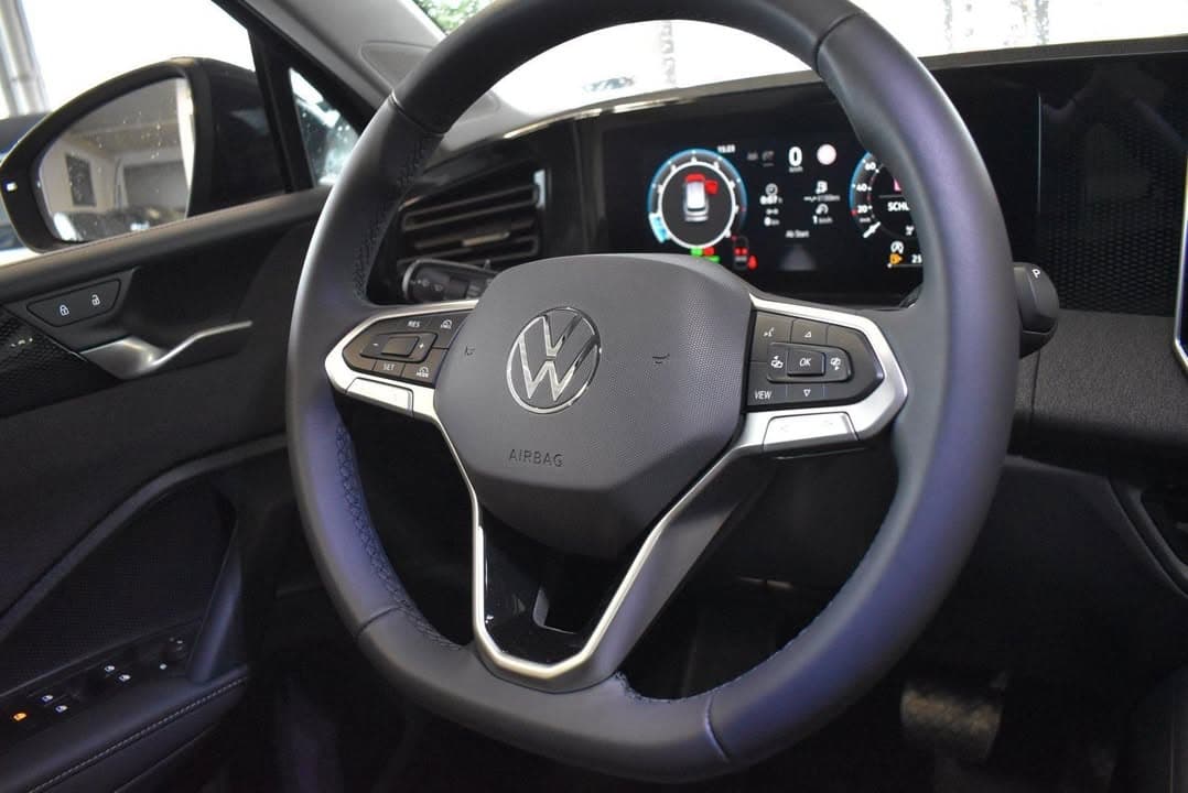 Volkswagen Tiguan miniature 9