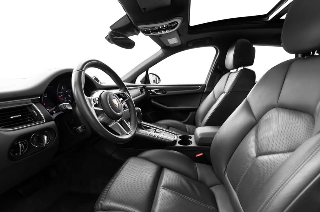 Porsche Macan miniature 5