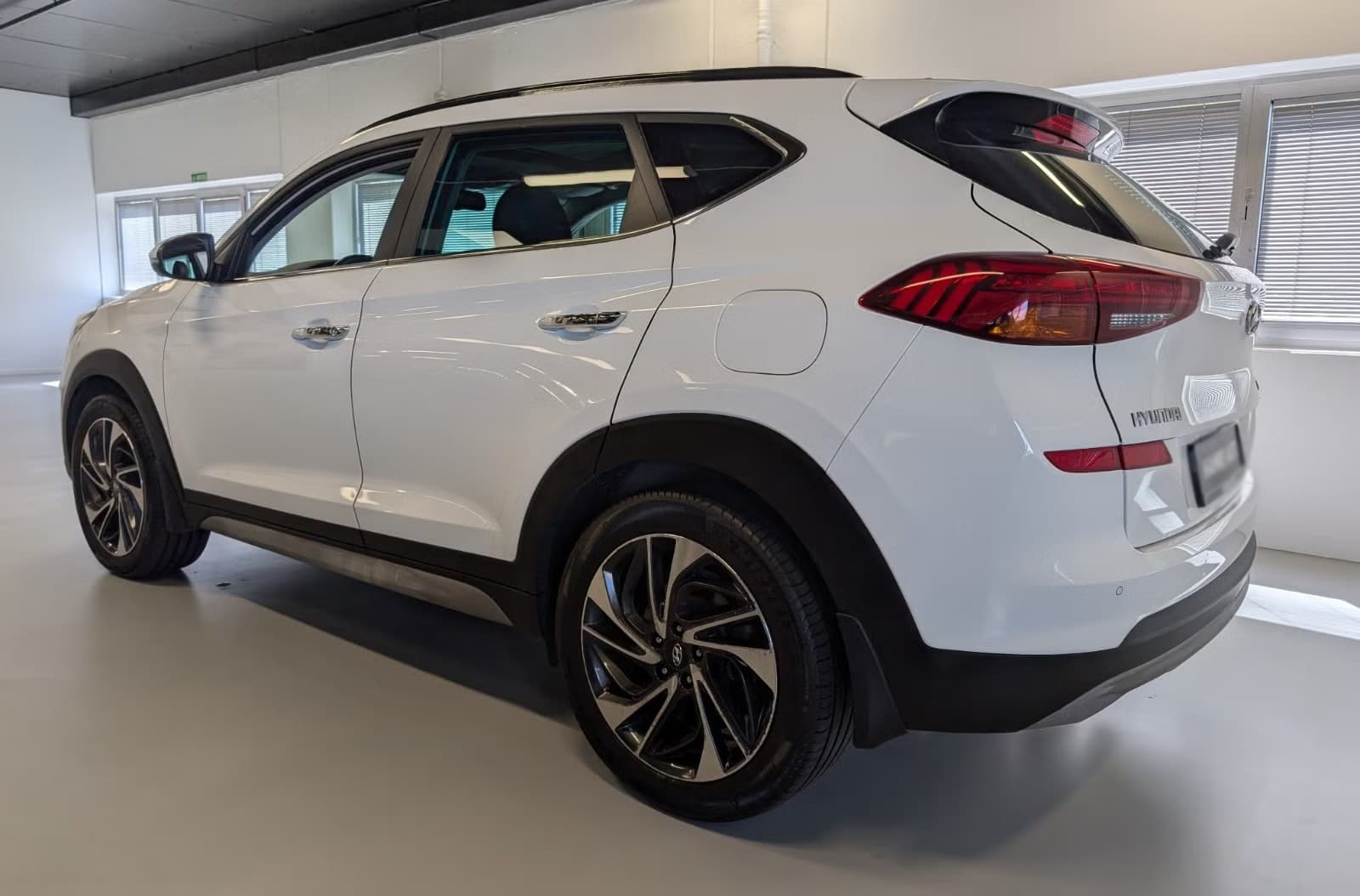 Hyundai TUCSON miniature 12