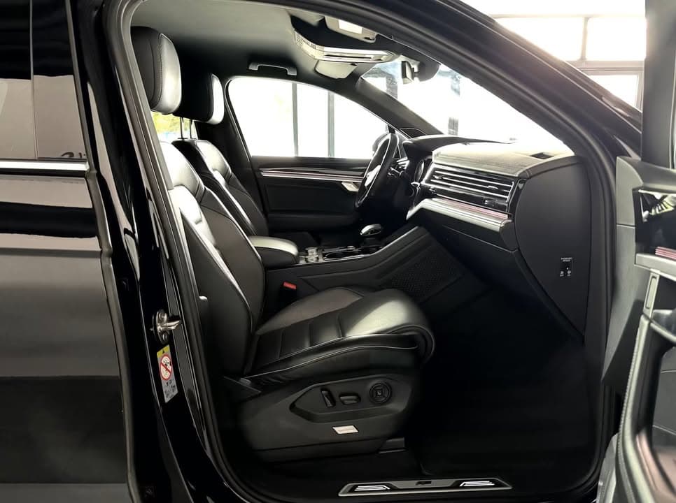 Volkswagen Touareg miniature 8