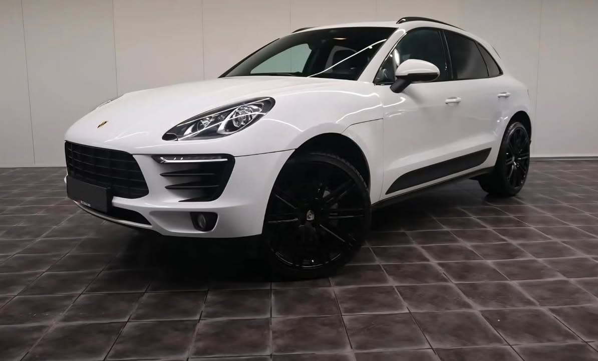 Porsche MACAN miniature 3