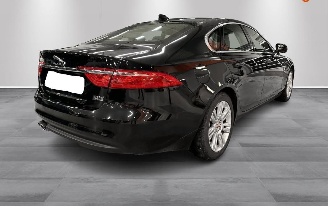 Jaguar XF miniature 12