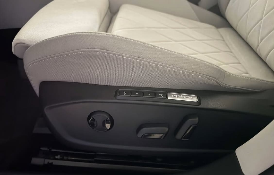 Volkswagen Golf miniature 7