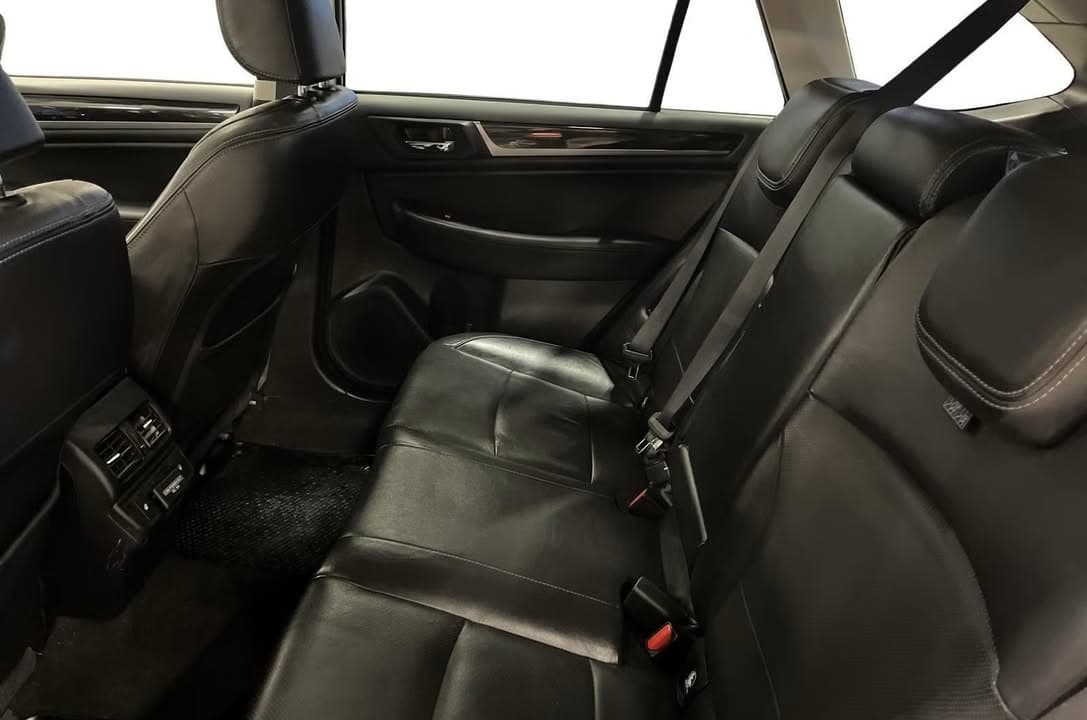Subaru Outback miniature 10