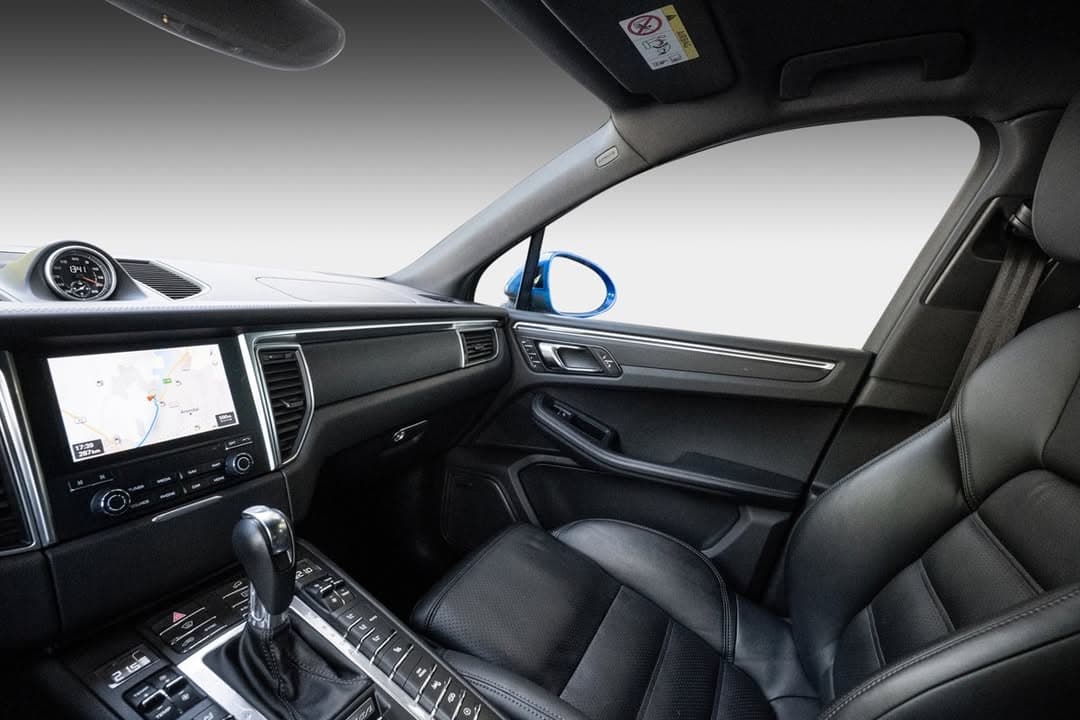 Porsche Macan miniature 11