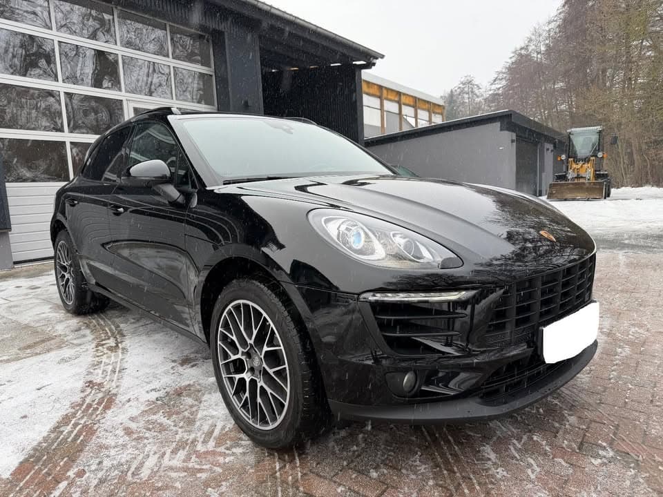 Porsche Macan miniature 2