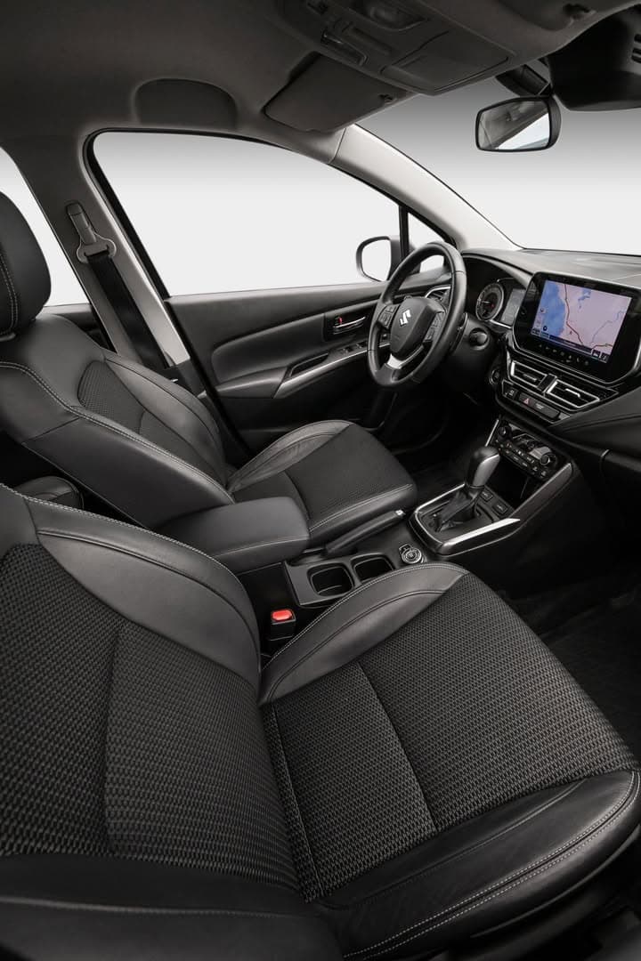 Suzuki SX4 miniature 11