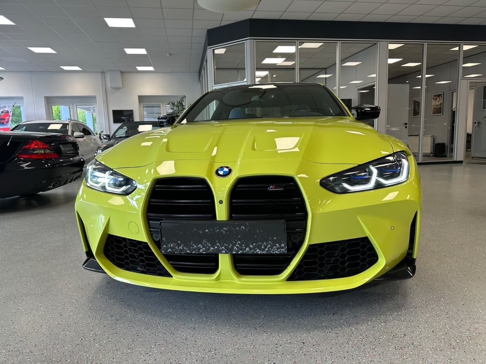 BMW M4 miniature 3