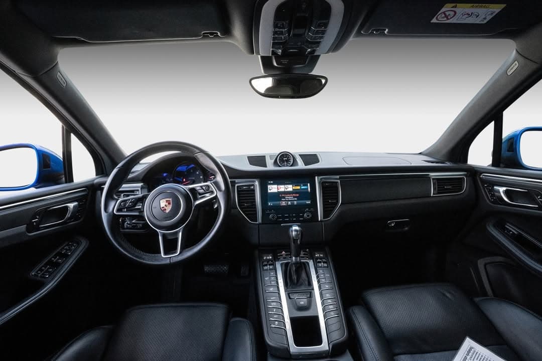 Porsche Macan miniature 5