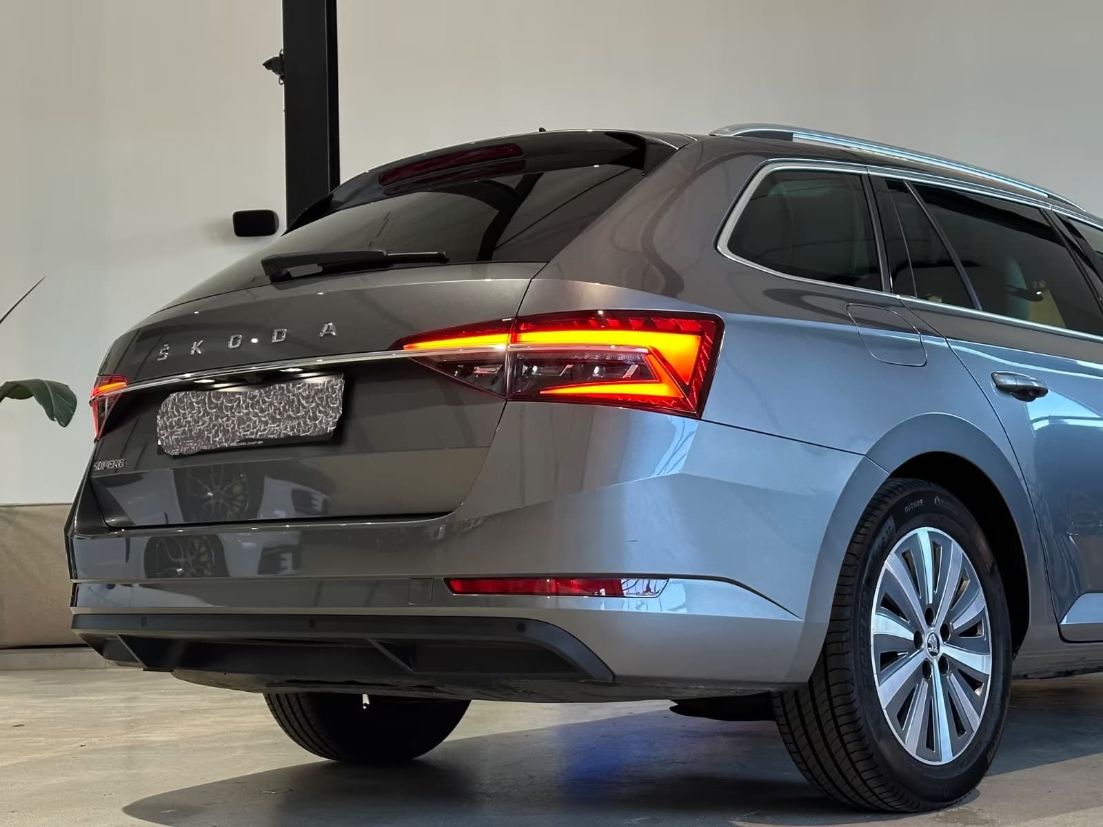 Škoda Superb miniature 5