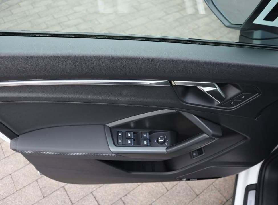 Audi Q3 miniature 8