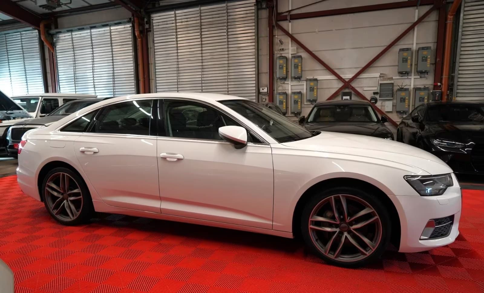 Audi A6 miniature 9