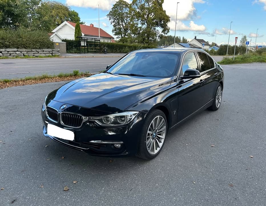 BMW 330e - photo 2