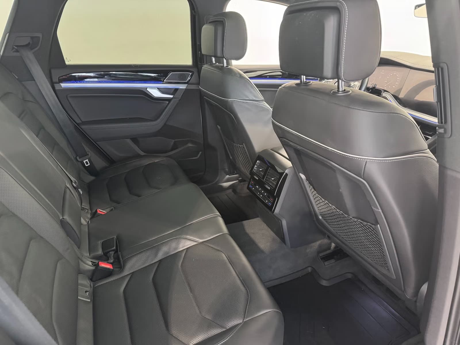 Volkswagen TOUAREG miniature 9
