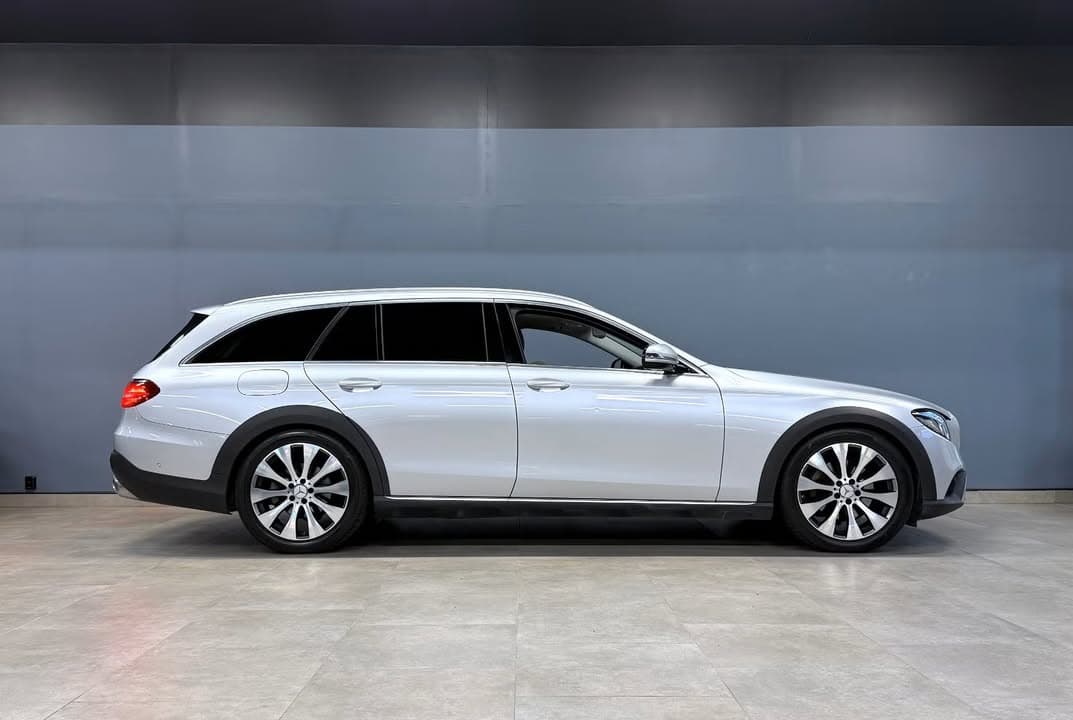 Mercedes-Benz Clase miniature 8