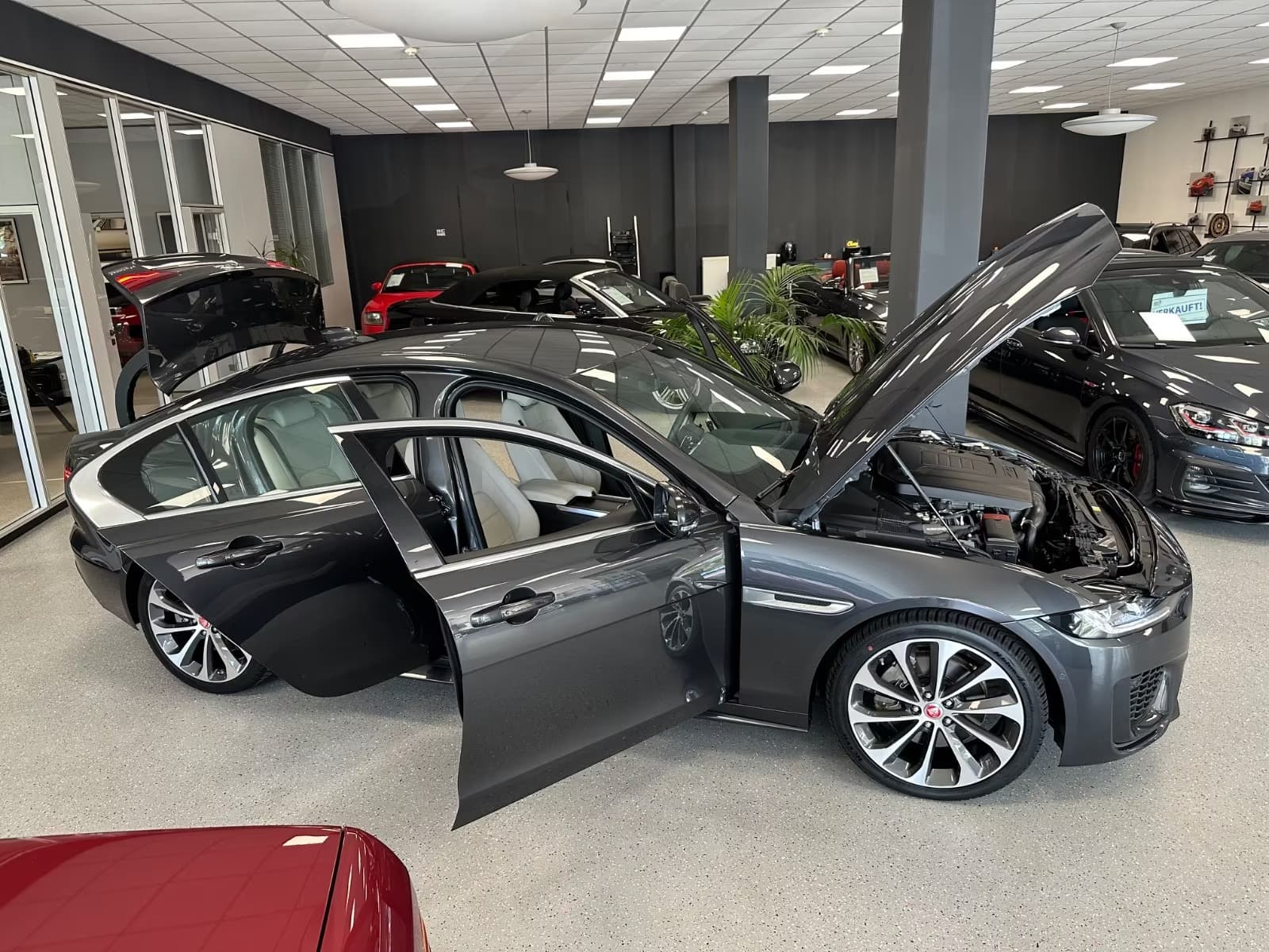 Jaguar XE miniature 11