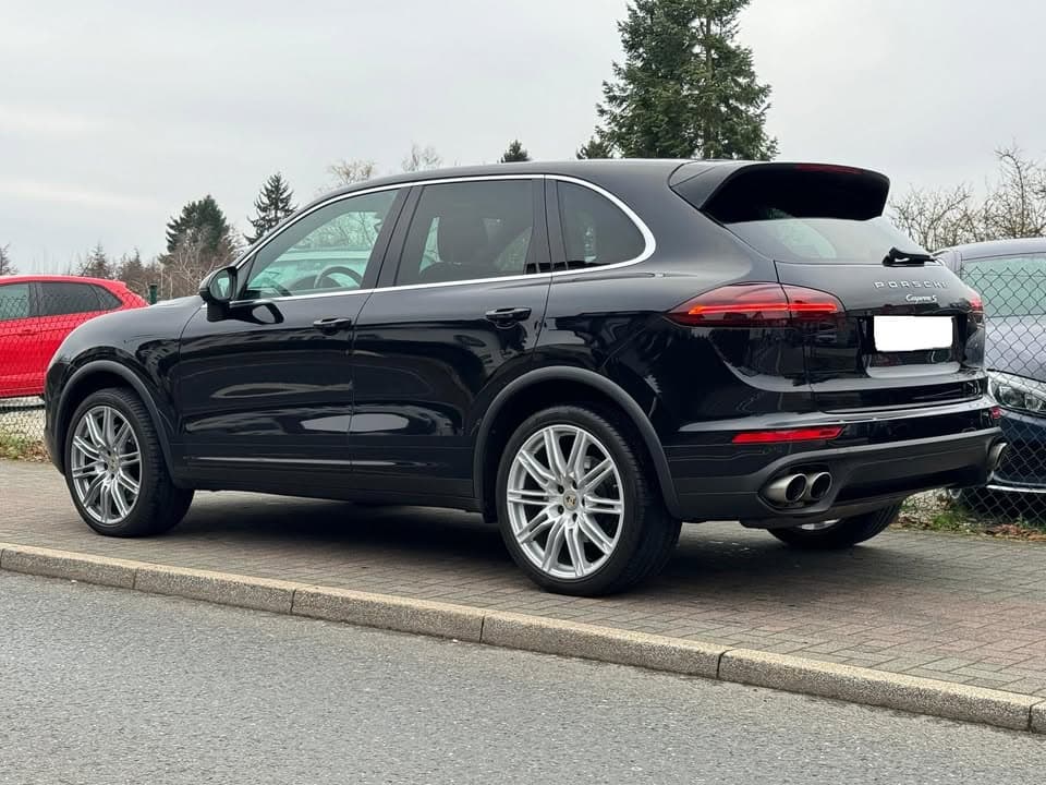 Porsche Cayenne miniature 6