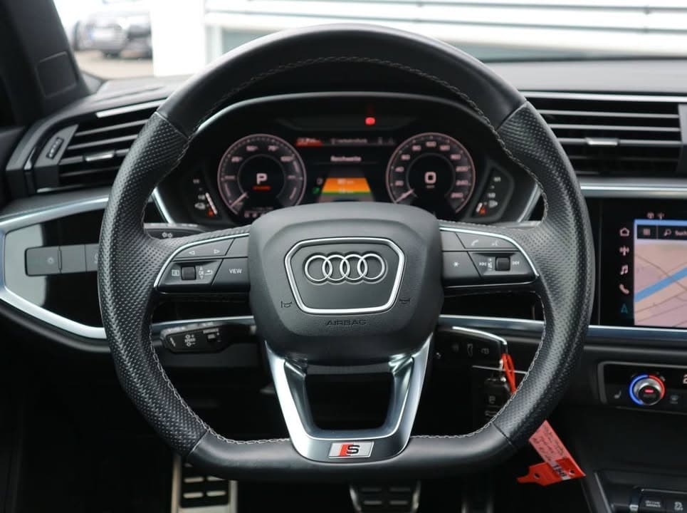 Audi Q3 miniature 4