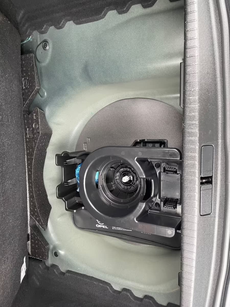 Opel Corsa miniature 12