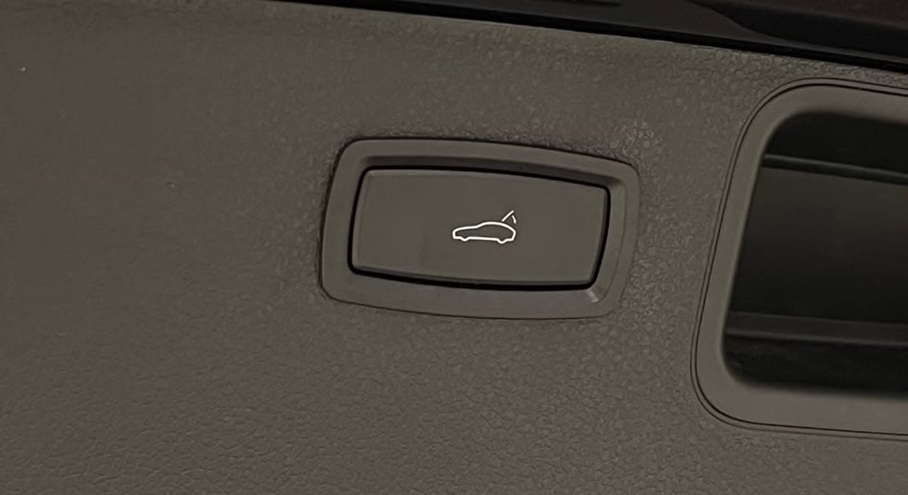 Porsche Macan miniature 8