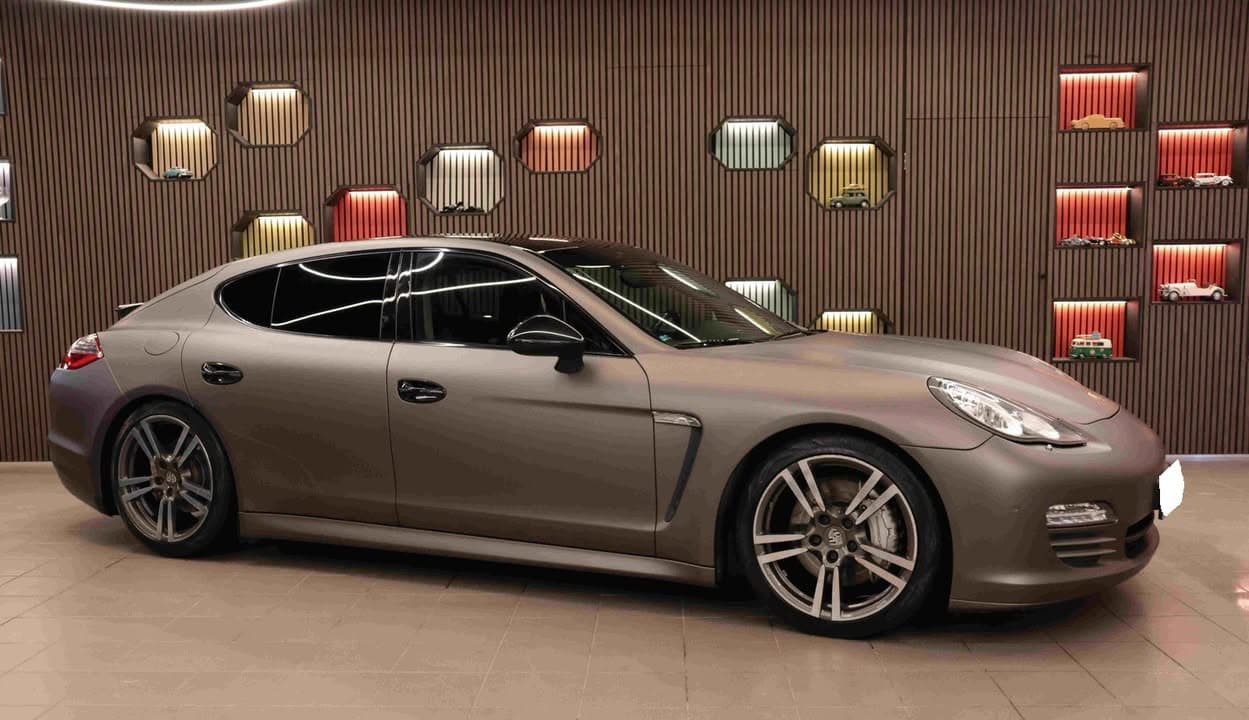 Porsche Panamera miniature 2