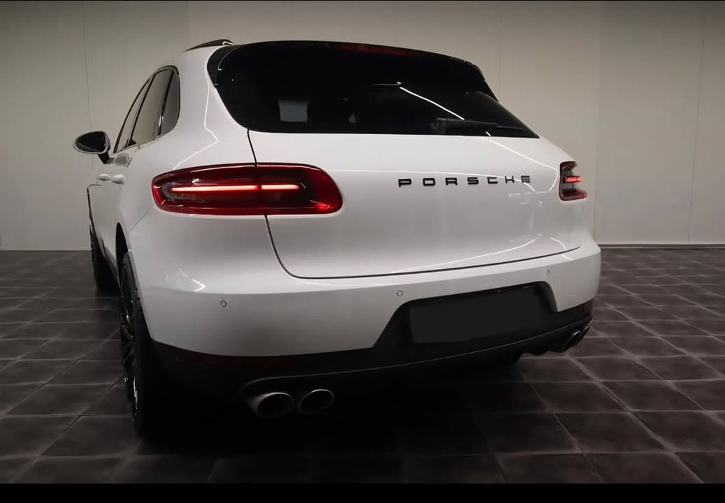 Porsche MACAN miniature 4