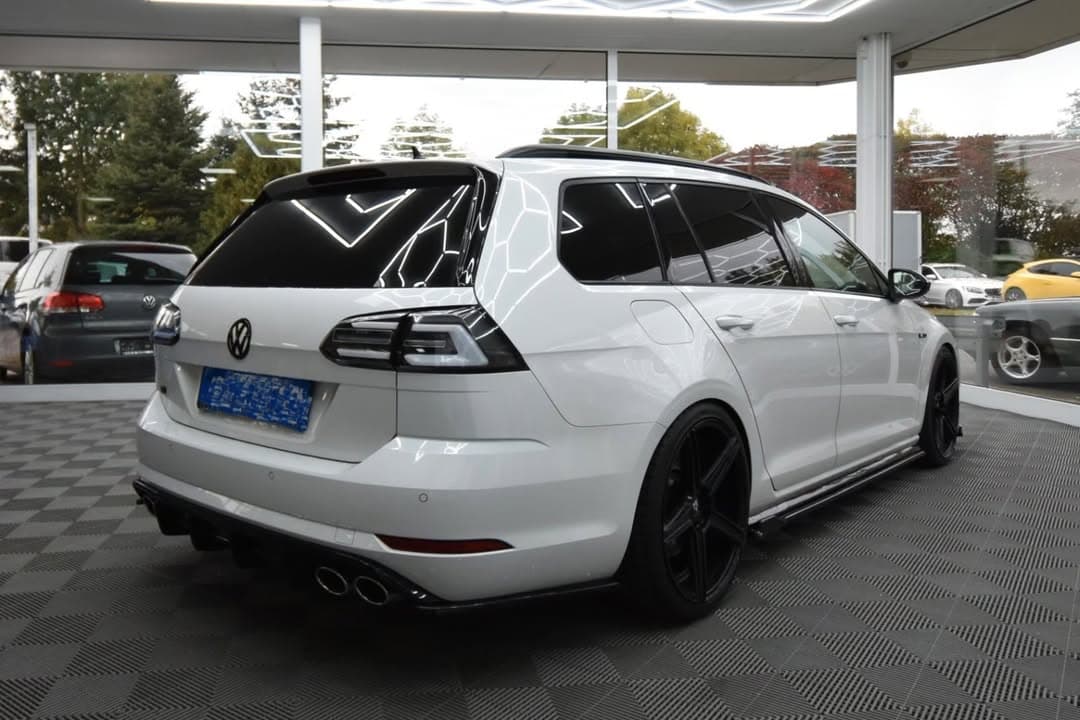 Volkswagen Golf miniature 8