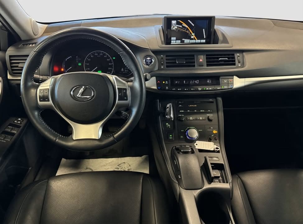 Lexus CT miniature 5