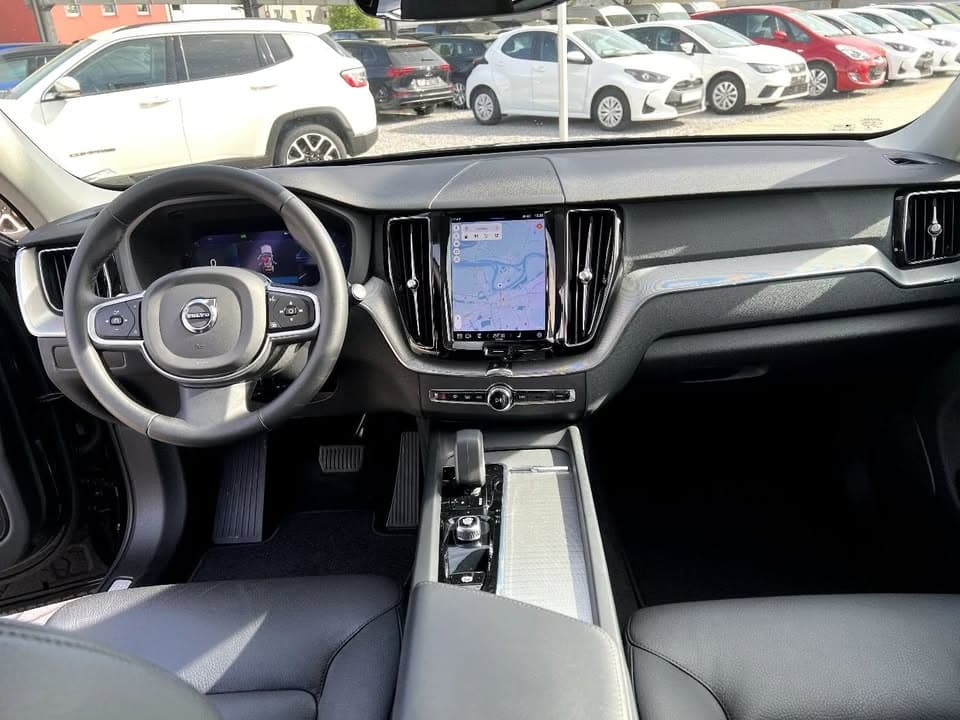 Volvo XC60 miniature 3
