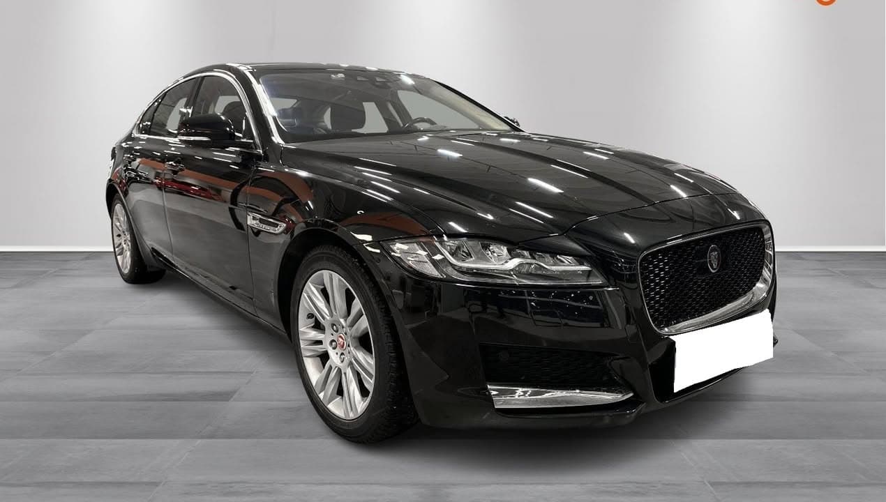 Jaguar XF miniature 2