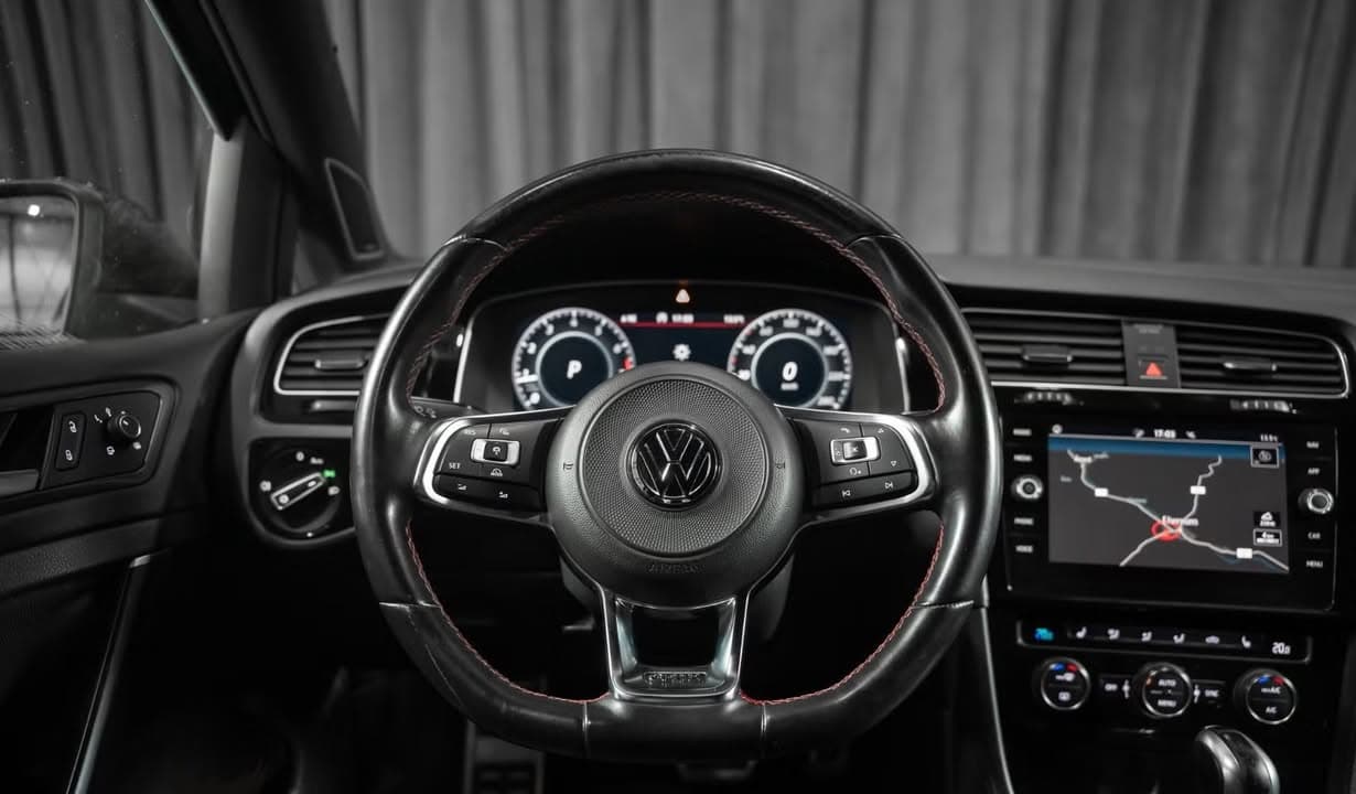 Volkswagen Golf miniature 5