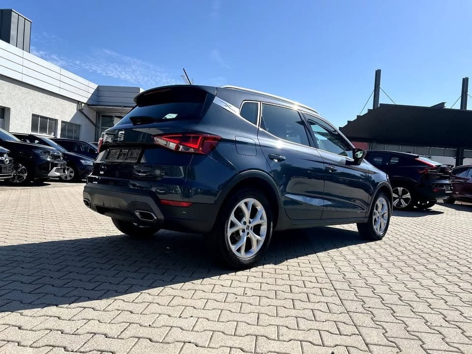 SEAT Arona miniature 8