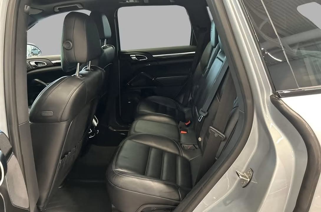 Porsche Cayenne miniature 11