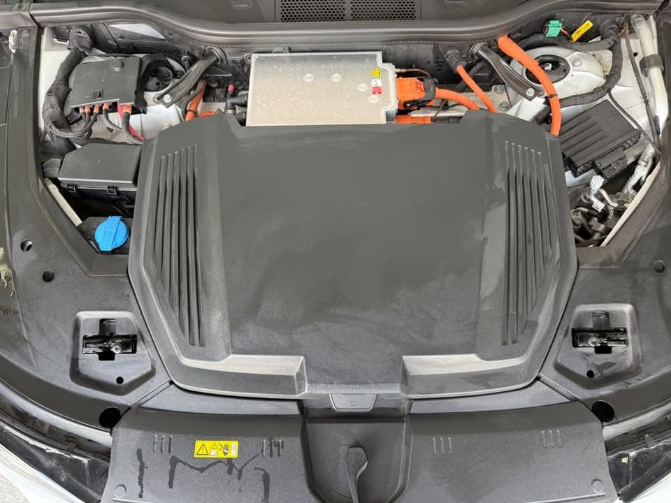 Audi e-tron miniature 10