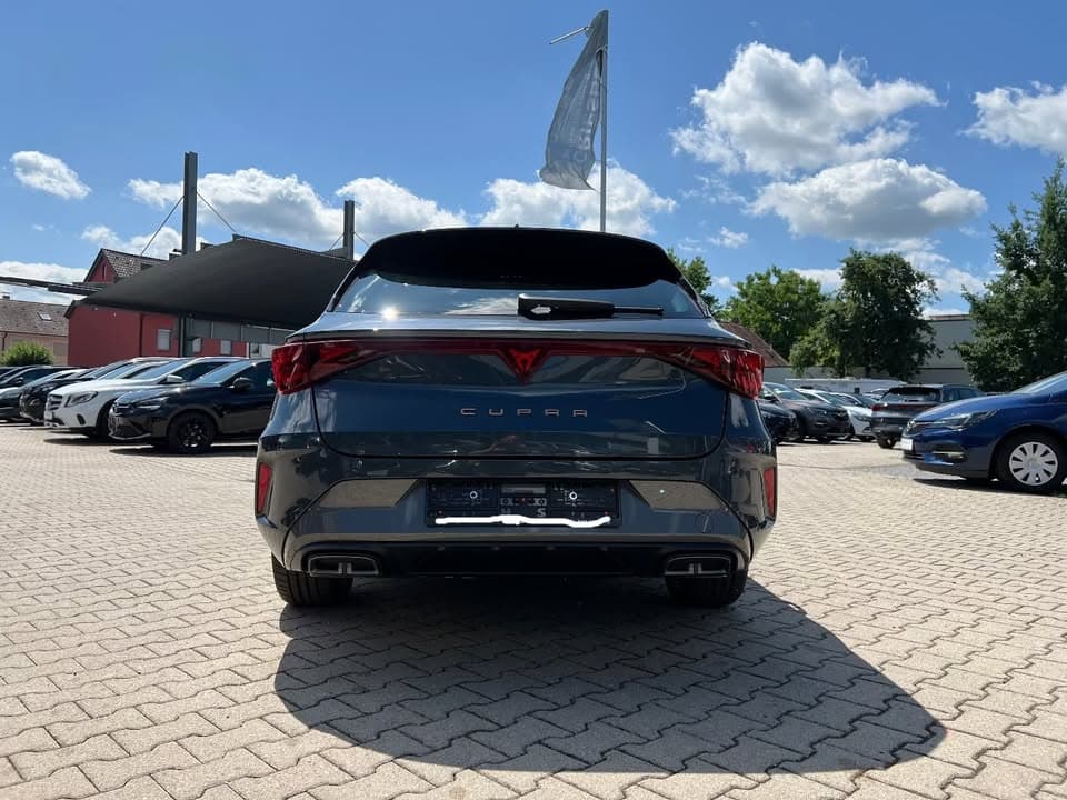 CUPRA León miniature 3