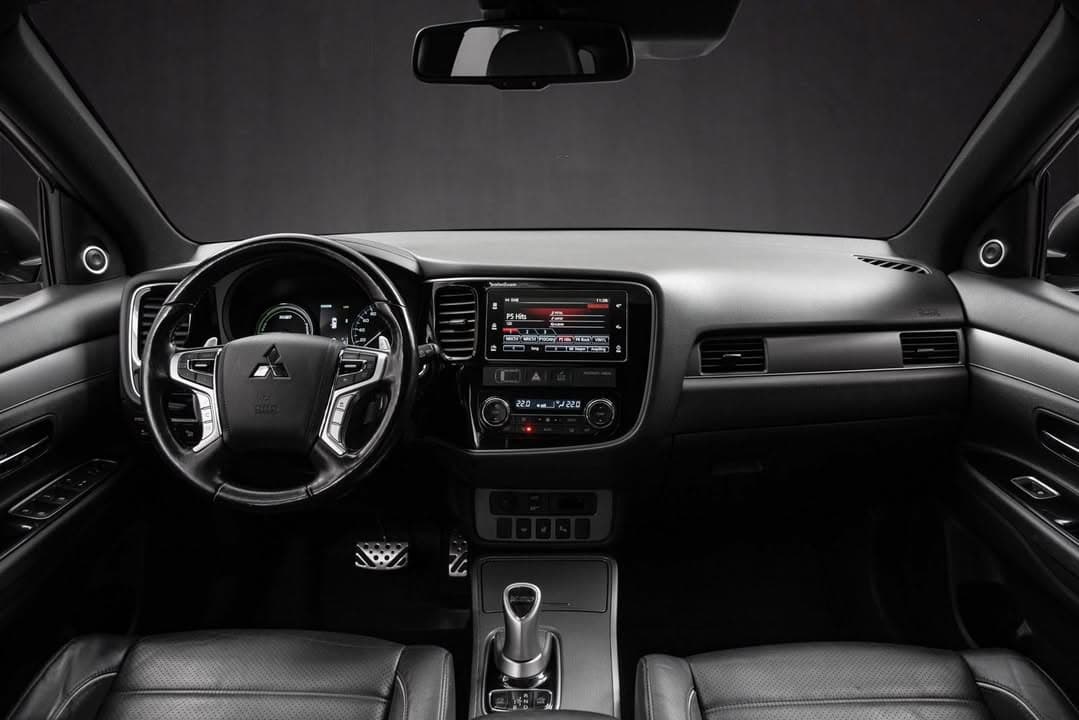 Mitsubishi Outlander miniature 7