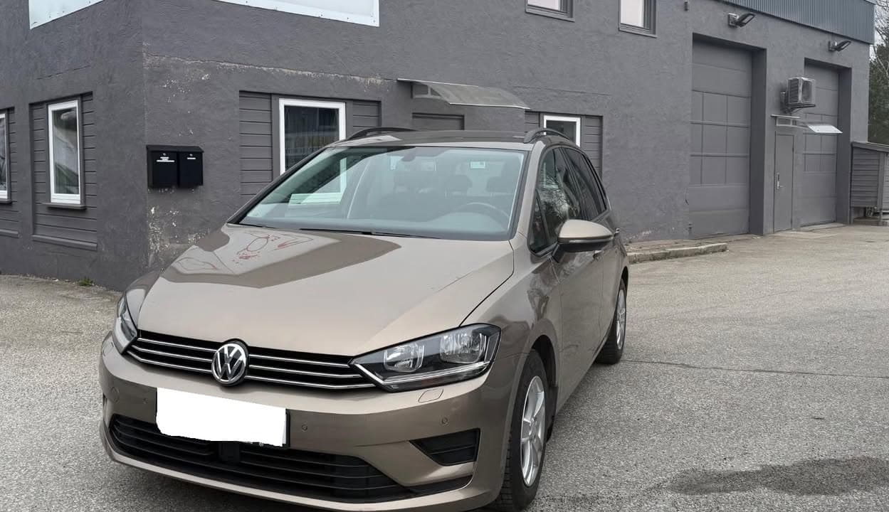 Volkswagen Golf miniature 2