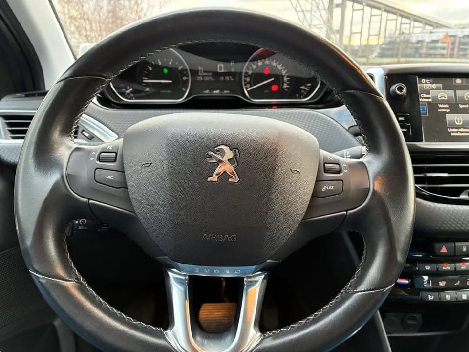 Peugeot 208 miniature 5