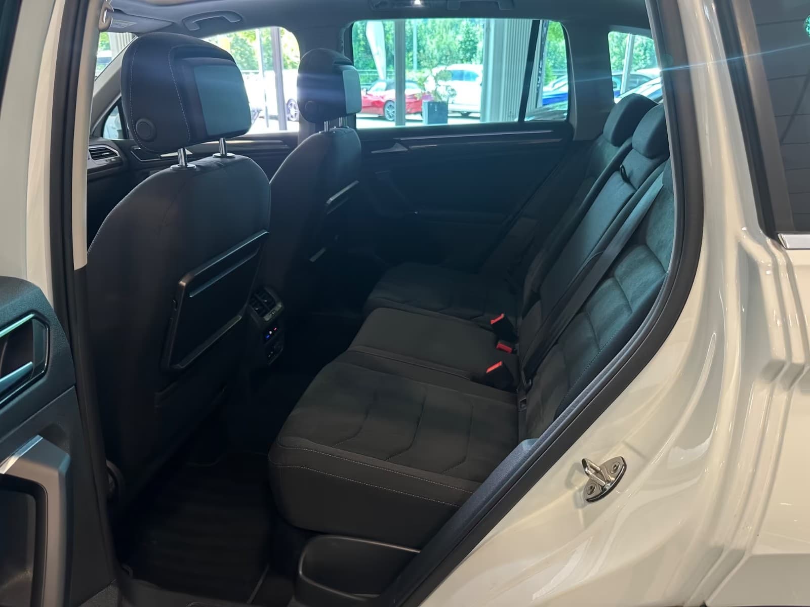 Volkswagen Tiguan miniature 11