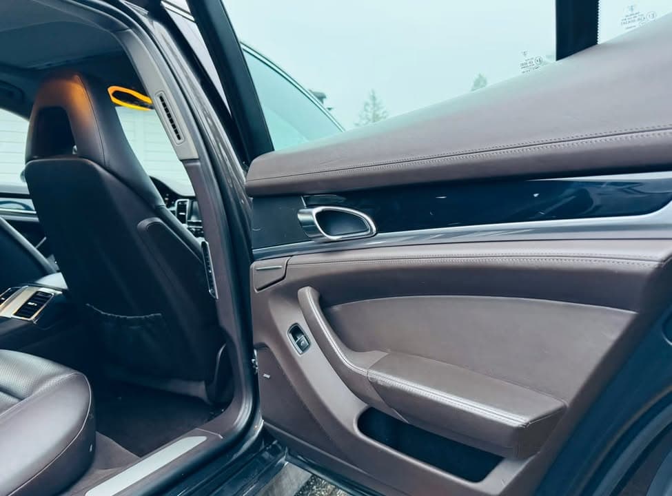 Porsche Panamera miniature 6
