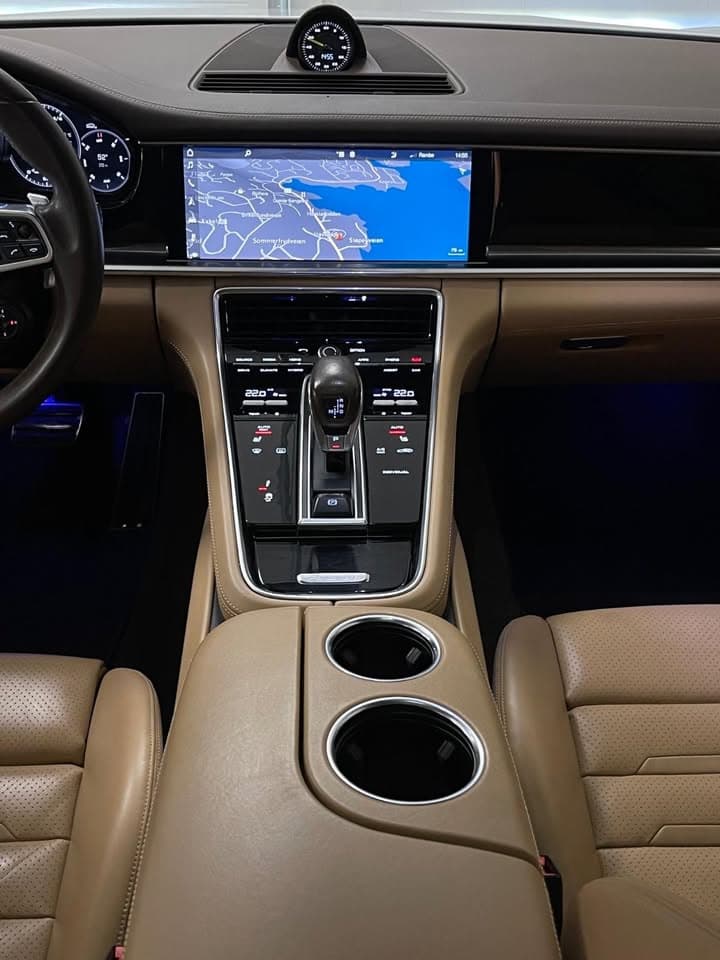 Porsche Panamera - photo 12