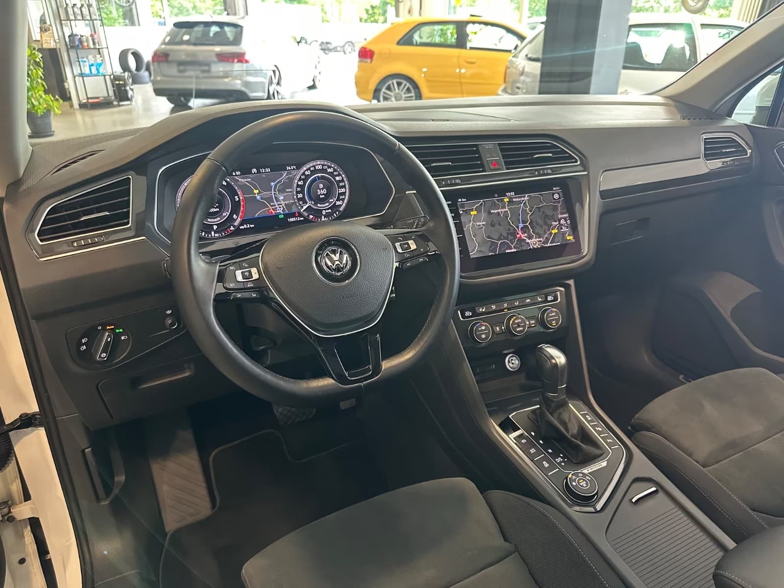 Volkswagen Tiguan miniature 10