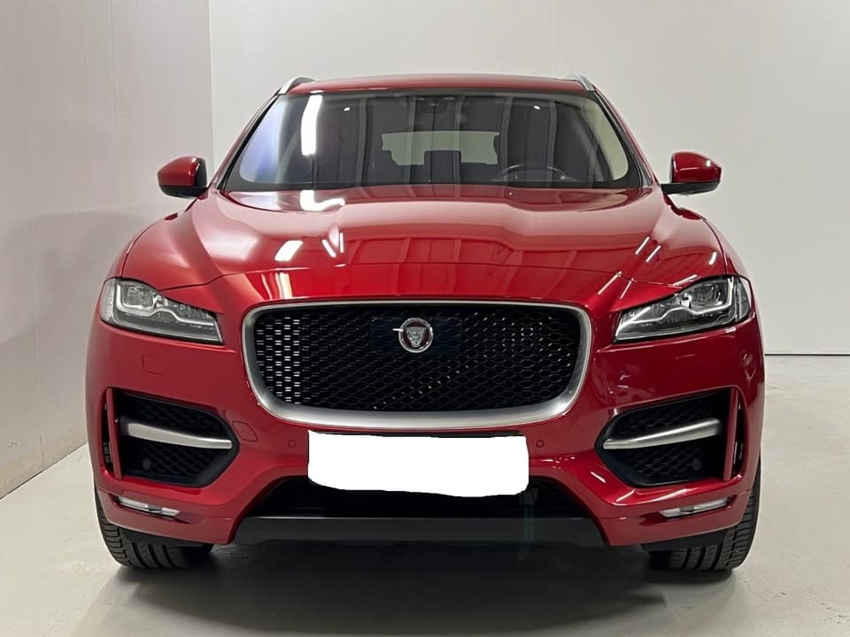 Jaguar F-PACE miniature 4