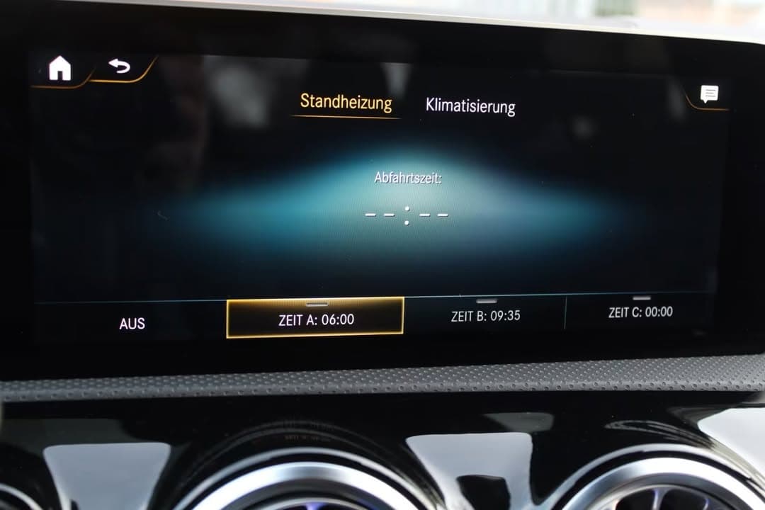 Mercedes-Benz CLA miniature 8