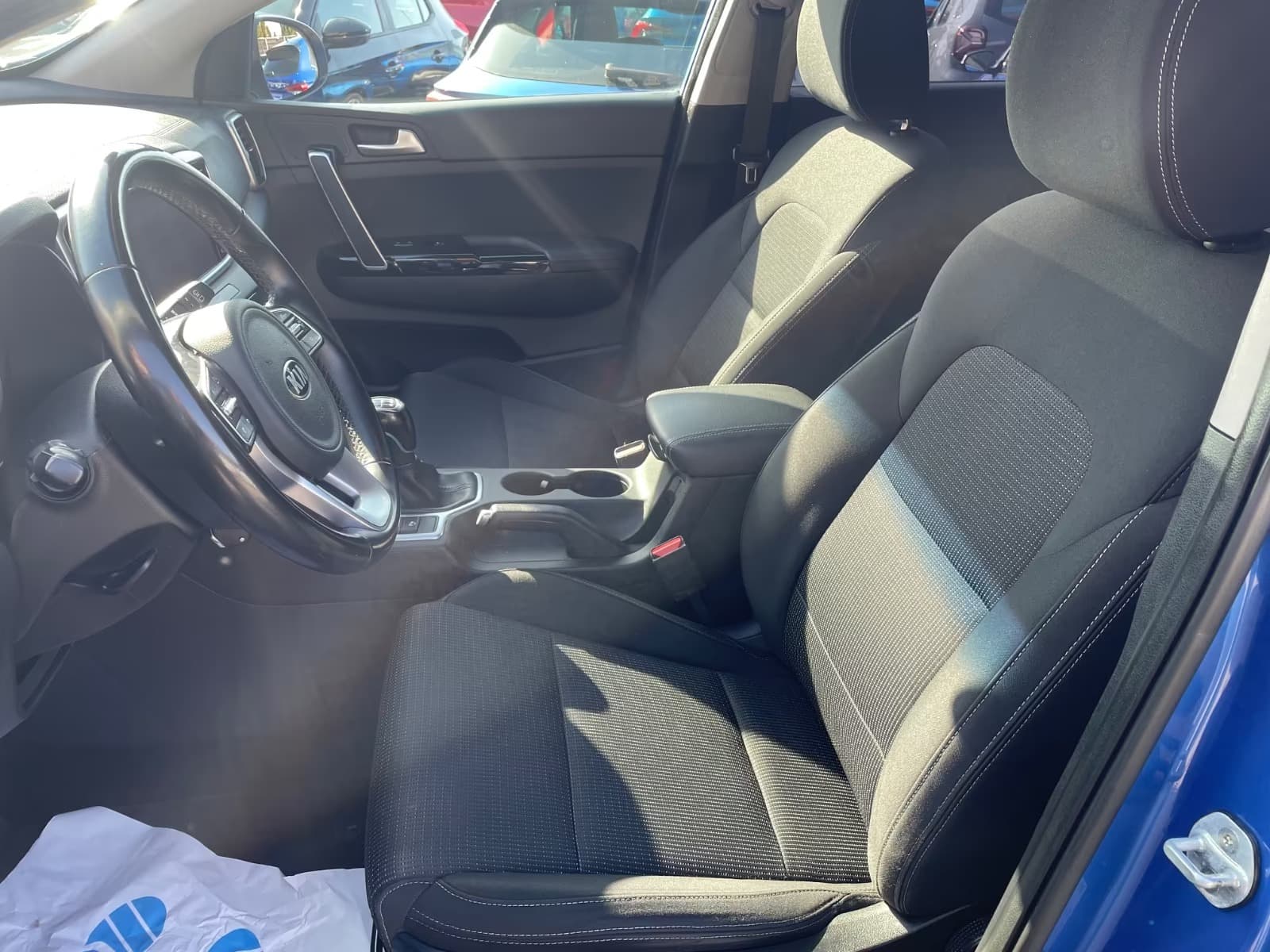 Kia Sportage miniature 10