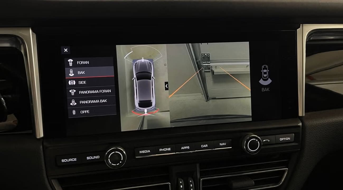 Porsche Macan miniature 9