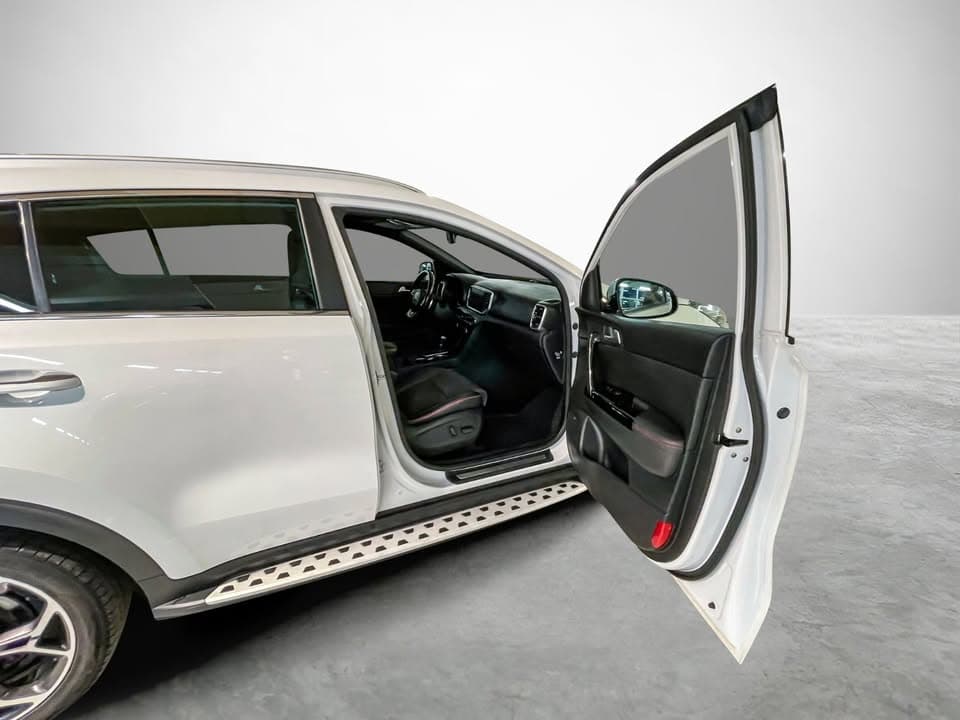Kia Sportage miniature 8