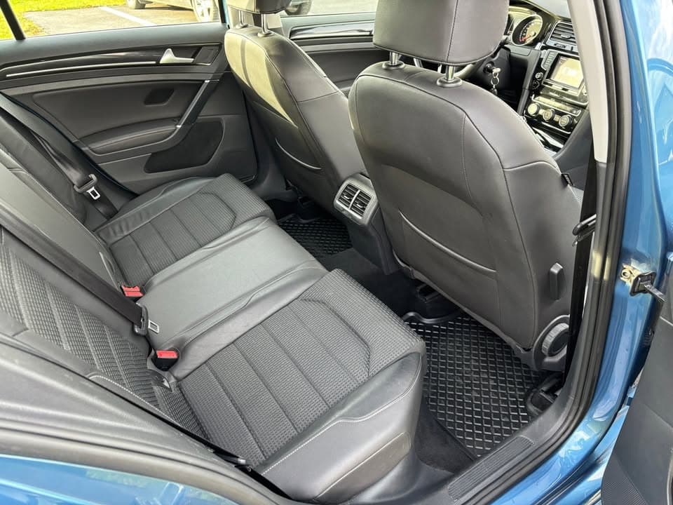 Volkswagen Golf miniature 12